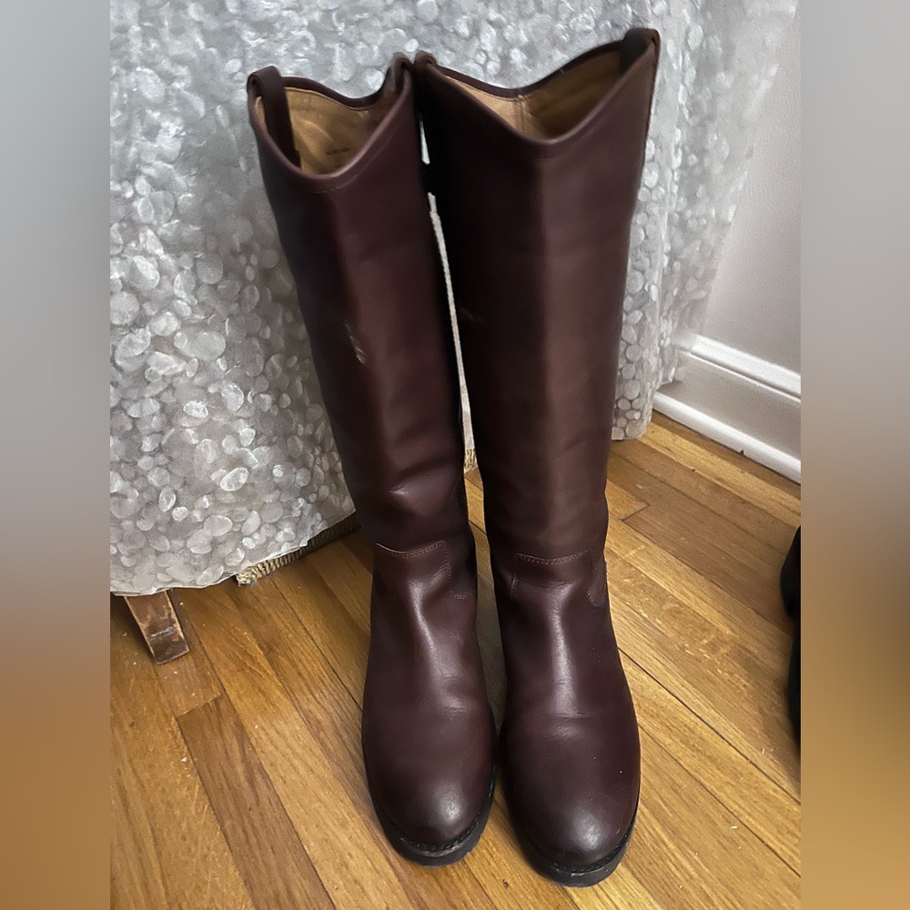 Frye Melissa boots in Brown